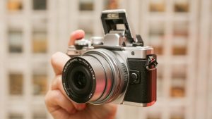 كاميرا Olympus OM-D E-M10 II