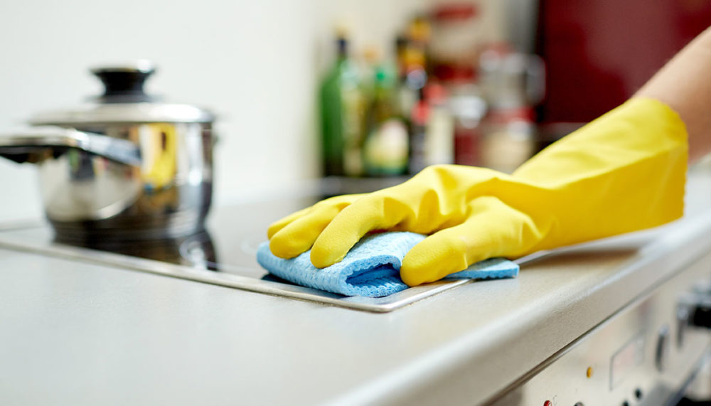 طرق وأدوات لتعقيم و تنظيف المطبخ